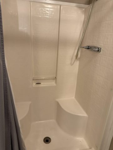 Bath 1 Shower